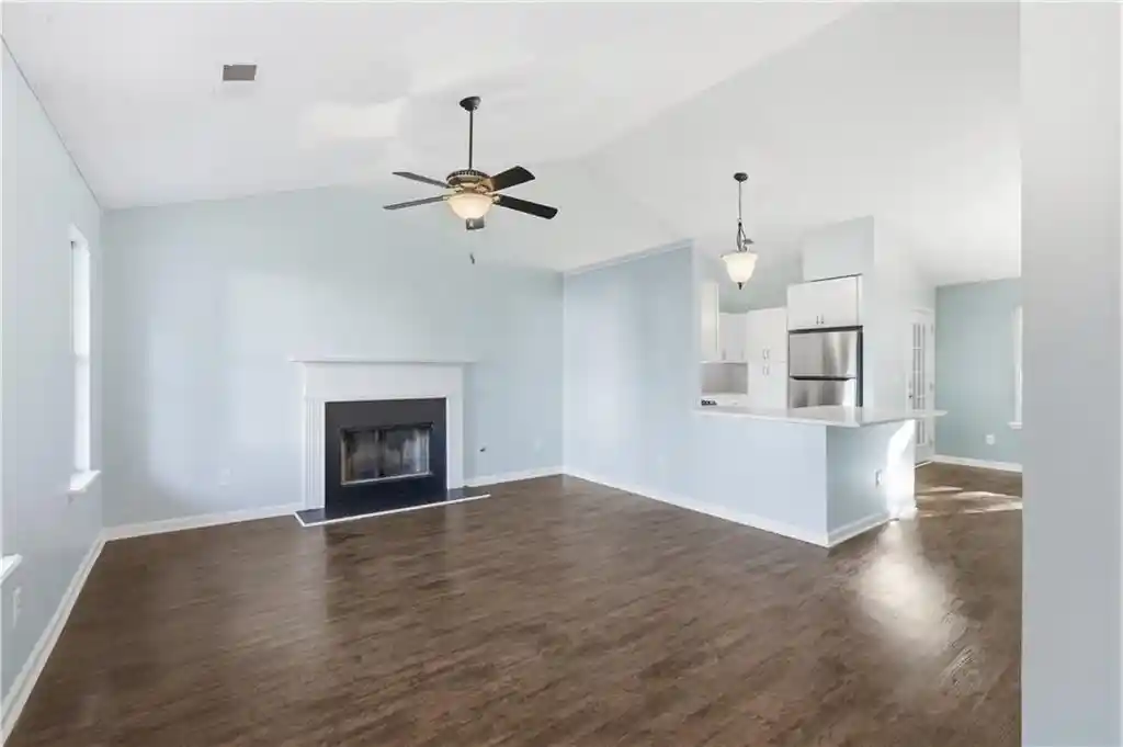 Photo 4 of Single family home for sale at 4652 Grove Ct, Acworth, GA 30101 | MLS# 7853678 | Listing updated on 2026-10-30