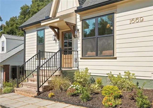 Photo 2 of Single family home for sale at 1669 Beecher St SW, Atlanta, GA 30310 | MLS# 7855187 | Listing updated on 2026-10-29
