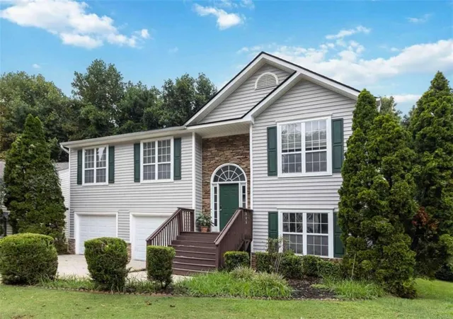 Photo 2 of Single family home for sale at 1970 Ridgestone Run, Marietta, GA 30008 | MLS# 7834696 | Listing updated on 2026-09-16