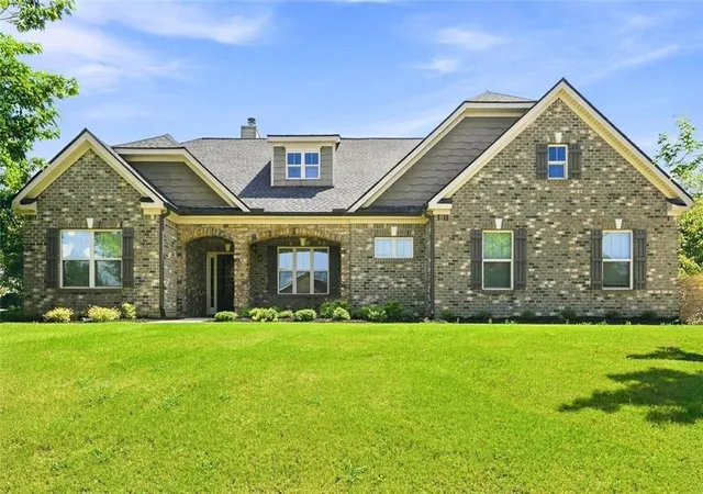 Photo 3 of Single family home for sale at 6130 Arlington Cir, Cumming, GA 30041 | MLS# 7824479 | Listing updated on 2026-10-07
