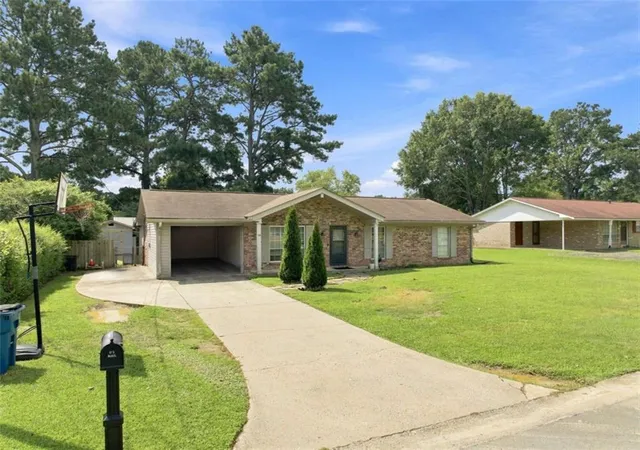 Photo 1 of Sale Pending at 28 Glenrise Ter, Rome, GA 30165 | MLS# 7836579 | Listing updated on 2026-09-15