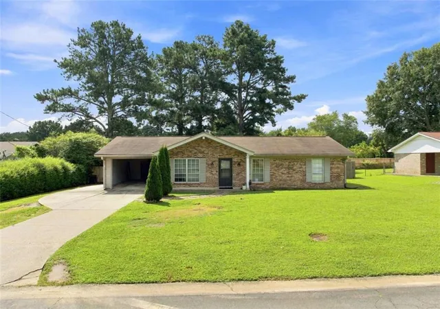 Photo 2 of Sale Pending at 28 Glenrise Ter, Rome, GA 30165 | MLS# 7836579 | Listing updated on 2026-09-15