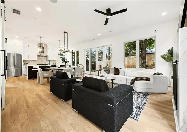 Photo 3 of Townhouse for sale at 225 Stovall St SE #B, Atlanta, GA 30316 | MLS# 7830502 | Listing updated on 2026-09-10