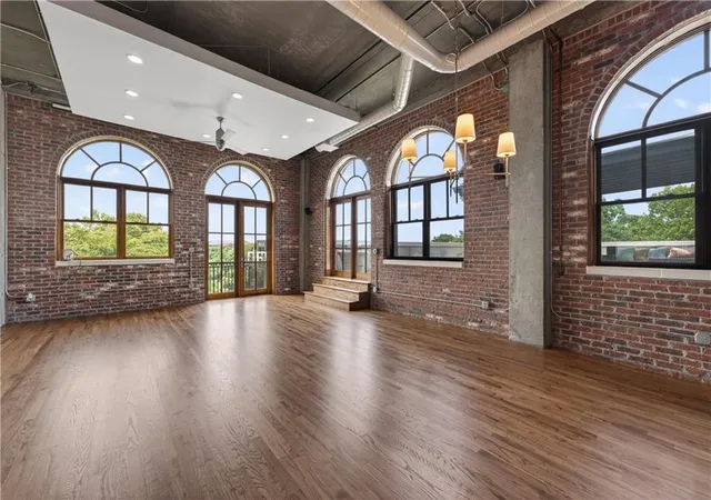 Listing Photo 1 - Condo for sale in building located at 3235 Roswell Rd Ne, Atlanta, GA 30305 - Unit #803