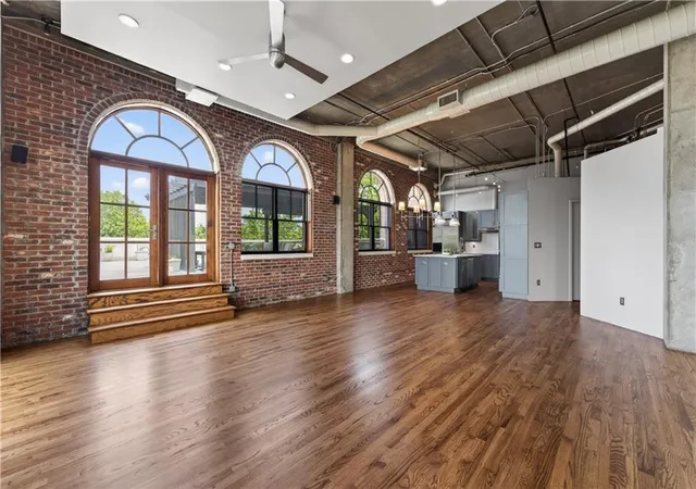 Photo 4 of Condo for sale at 3235 Roswell Rd NE #803, Atlanta, GA 30305 | MLS# 7859051 | Listing updated on 2026-10-26