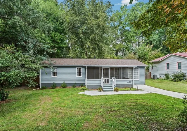 Photo 3 of Single family home for sale at 1013 Shady Ln Nw, Kennesaw, GA 30152 | MLS# 7839855 | Listing updated on 2026-09-18