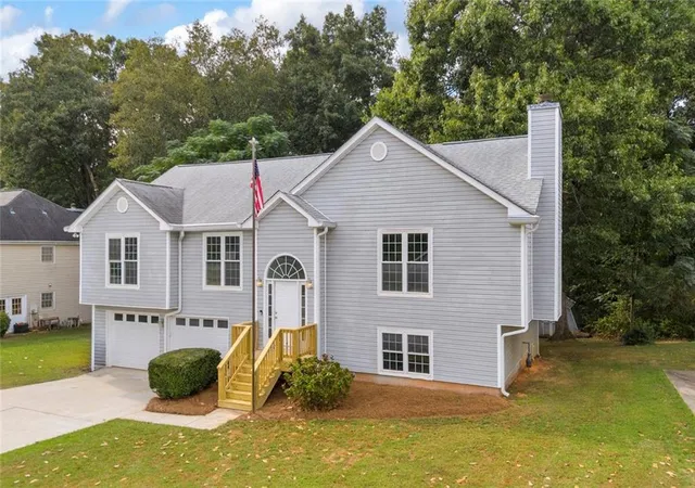 Photo 2 of Single family home for sale at 1170 Robert Pointe Way Se, Lawrenceville, GA 30045 | MLS# 7836629 | Listing updated on 2026-09-12