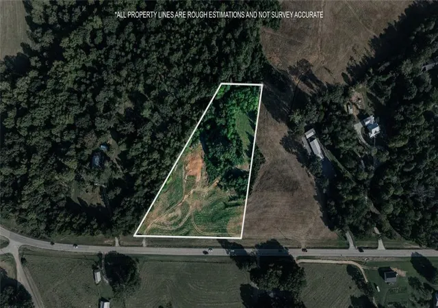 Photo 3 of Sale Pending at 4244 Clarks Brg Rd, Gainesville, GA 30506 | MLS# 7841262 | Listing updated on 2026-09-23