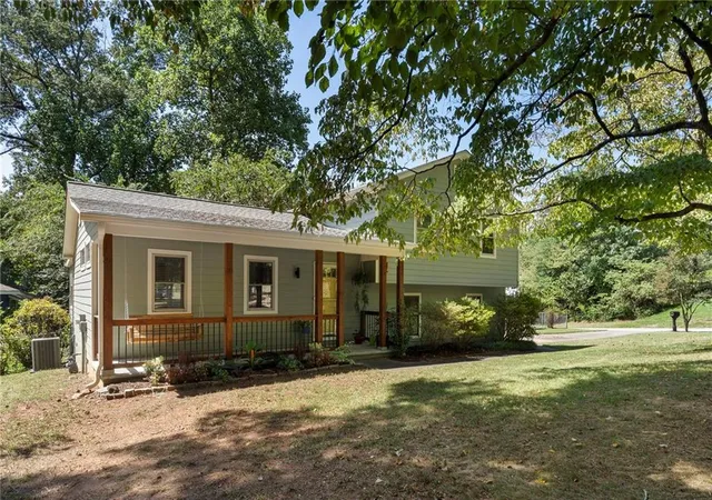 Photo 3 of Sale Pending at 156 Settendown Trl Se, Mableton, GA 30126 | MLS# 7835958 | Listing updated on 2026-10-01