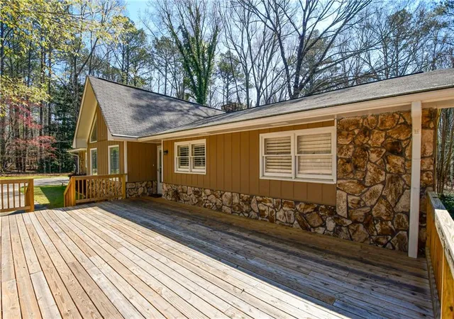 Photo 3 of Single family home for sale at 320 Sherwood Rd, Fayetteville, GA 30215 | MLS# 7848415 | Listing updated on 2026-10-29