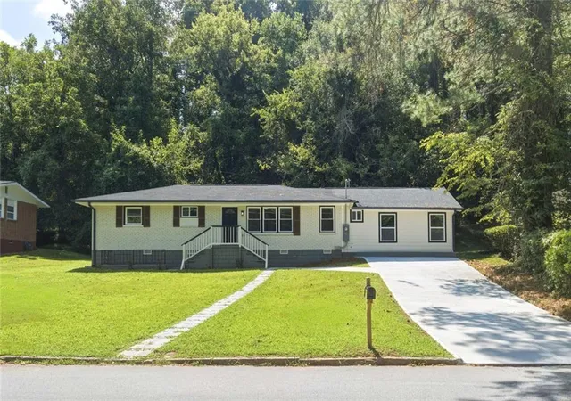 Single family home for sale at 126 Meadow Park Ln SW, Atlanta, GA 30315 | MLS# 7835280