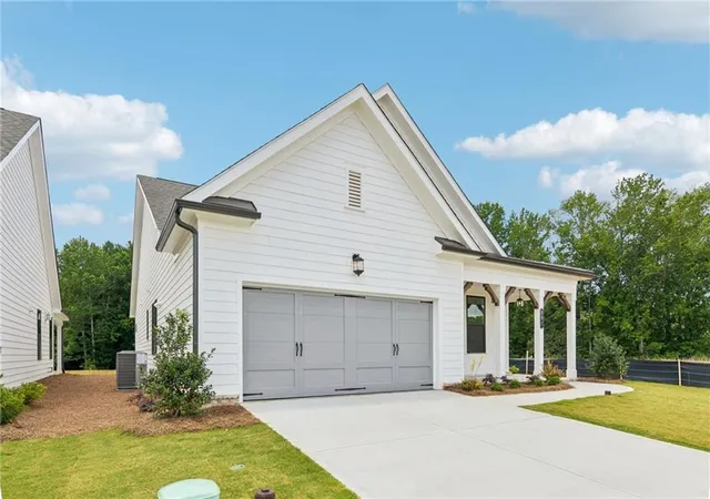 Photo 2 of Single family home for sale at 103 High Point Dr, Hoschton, GA 30548 | MLS# 7834184 | Listing updated on 2026-10-22