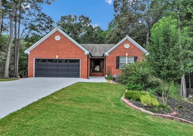 Photo 1 of Single family home for sale at 203 Jackson Park Dr, Hoschton, GA 30548 | MLS# 7827272 | Listing updated on 2026-09-13