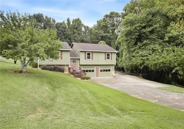 Photo 2 of Single family home for sale at 1090 Hickory Rd, Canton, GA 30115 | MLS# 7829376 | Listing updated on 2026-09-13