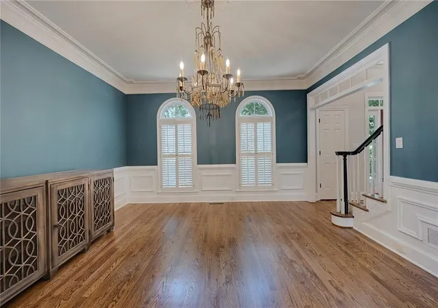 Photo 3 of Sale Pending at 480 Abbeywood Dr, Roswell, GA 30075 | MLS# 7836282 | Listing updated on 2026-10-07