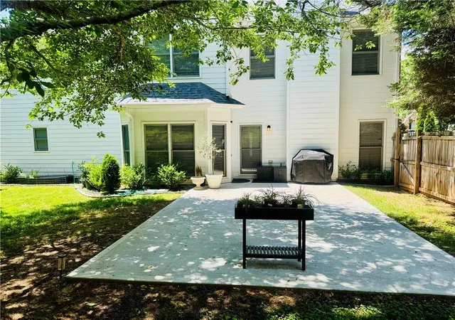 Photo 2 of Single family home for sale at 2887 Montview Dr, Marietta, GA 30060 | MLS# 7833413 | Listing updated on 2026-09-27