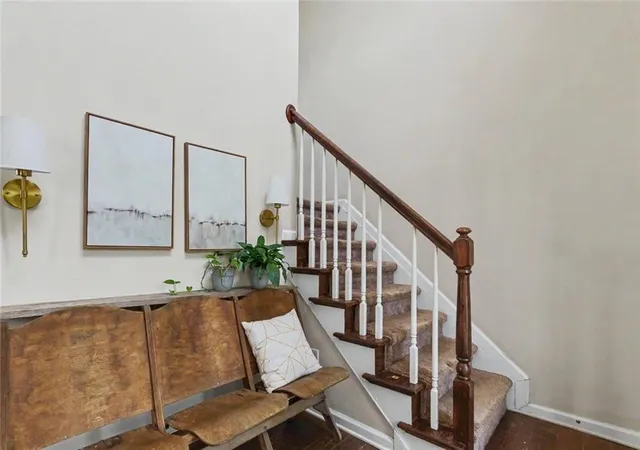 Photo 3 of Sale Pending at 1080 Olde Roswell Grv, Roswell, GA 30075 | MLS# 7836682 | Listing updated on 2026-10-01