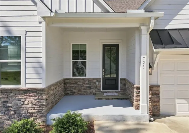 Photo 4 of Sale Pending at 723 Linger Longer Dr, Ellijay, GA 30540 | MLS# 7838263 | Listing updated on 2026-10-28