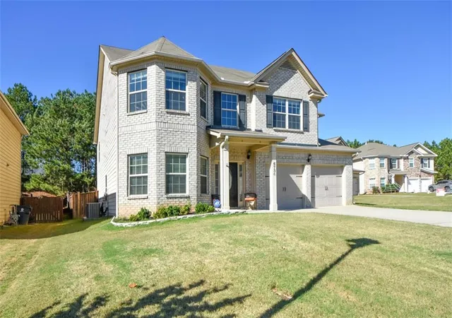 Photo 2 of Single family home for sale at 6736 Oak Hl Pl, Fairburn, GA 30213 | MLS# 7858822 | Listing updated on 2026-10-29