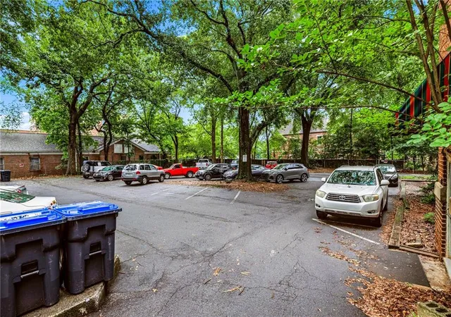 Listing Photo 2 - Condo for sale in building located at 741 Frederica St Ne, Atlanta, GA 30306 - Unit #14