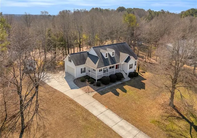 Photo 2 of Single family home for sale at 3020 Meadow Trl, Loganville, GA 30052 | MLS# 7836124 | Listing updated on 2026-09-11