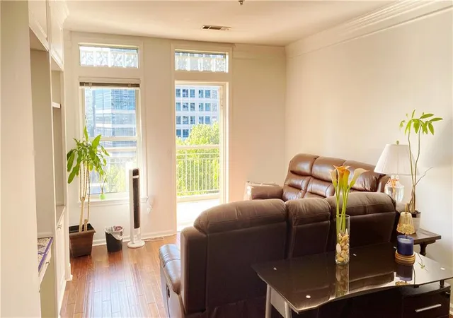 Listing Photo 1 - Condo for sale in building located at 3334 Peachtree Rd Ne, Atlanta, GA 30326 - Unit #601