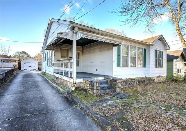 Photo 2 of Single family home for sale at 2009 N Broad St Ne, Rome, GA 30161 | MLS# 7816182 | Listing updated on 2026-10-01