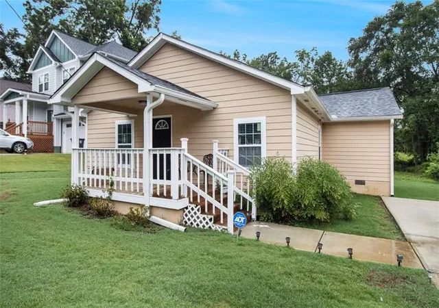 Photo 2 of Single family home for sale at 213 King St, Jonesboro, GA 30236 | MLS# 7860656 | Listing updated on 2026-10-29