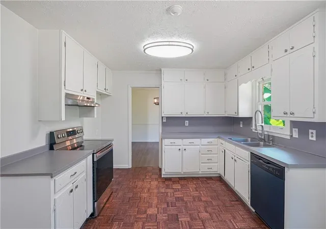 Photo 2 of Sale Pending at 5265 Corinth Cir, Stone Mountain, GA 30087 | MLS# 7844801 | Listing updated on 2026-10-04