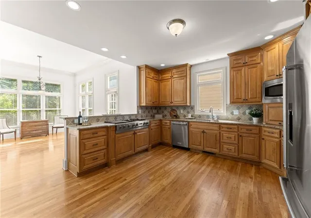 Photo 4 of Single family home for sale at 5050 Fenwick Dr, Cumming, GA 30040 | MLS# 7829143 | Listing updated on 2026-09-13
