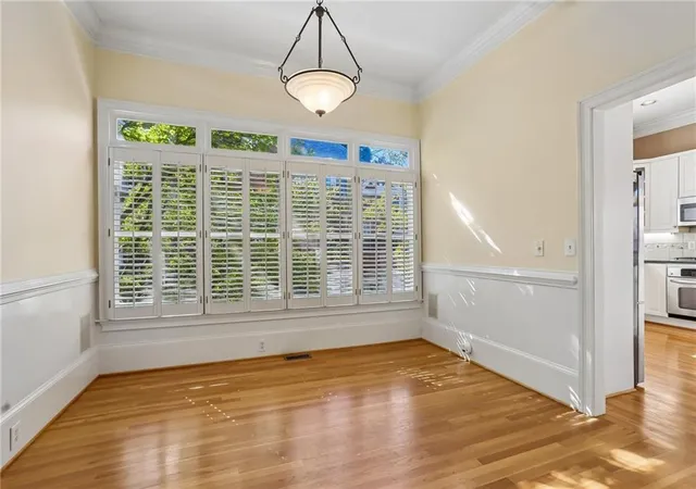 Photo 4 of Single family home for sale at 1025 Fairway Ests NE, Brookhaven, GA 30319 | MLS# 7857233 | Listing updated on 2026-10-24