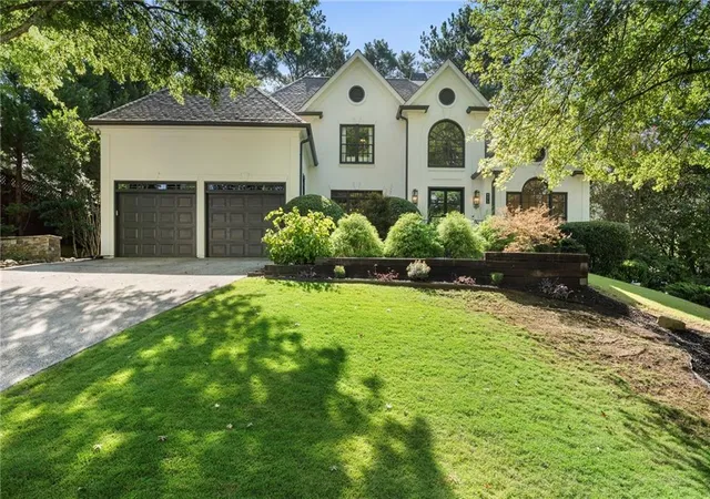 Photo 3 of Single family home for sale at 4475 Crestwicke Pointe, Sandy Springs, GA 30319 | MLS# 7838912 | Listing updated on 2026-09-26