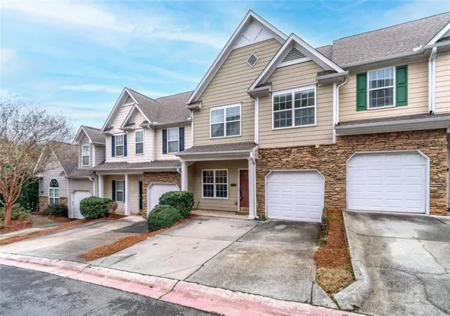 Listing Photo 2 - Condo for sale in building located at 2040 Hoods Fort Cir, Kennesaw, GA 30144 - Unit #18