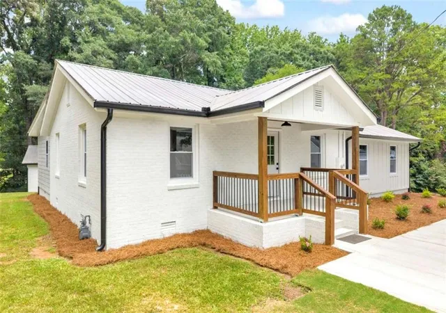 Photo 1 of Sale Pending at 152 Mountain Crk Dr, Pendergrass, GA 30567 | MLS# 7844438 | Listing updated on 2026-09-26