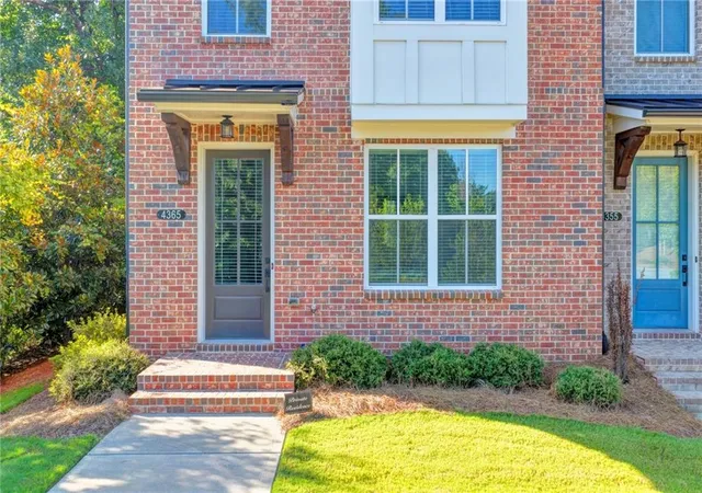 Photo 3 of Sale Pending at 4365 Sims Park Overlook, Suwanee, GA 30024 | MLS# 7838989 | Listing updated on 2026-09-29