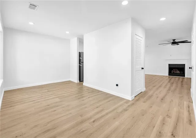 Photo 4 of Townhouse for sale at 2305 Wingfoot Pl, Decatur, GA 30035 | MLS# 7858385 | Listing updated on 2026-10-24