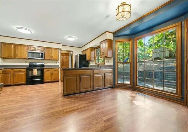 Photo 4 of Sale Pending at 3197 Wicks Crk Trl, Marietta, GA 30062 | MLS# 7802422 | Listing updated on 2026-10-07