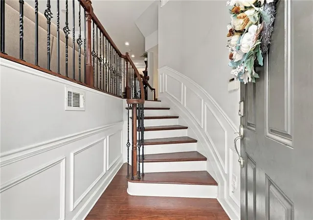 Photo 3 of Townhouse for sale at 2560 Sibley Dr NE, Atlanta, GA 30324 | MLS# 7853957 | Listing updated on 2026-10-29