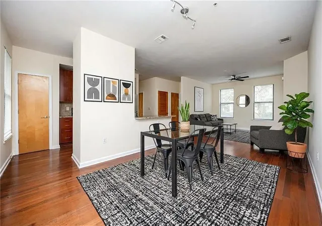 Photo 3 of Condo for sale at 898 Oak St Sw #2001, Atlanta, GA 30310 | MLS# 7842507 | Listing updated on 2026-09-25
