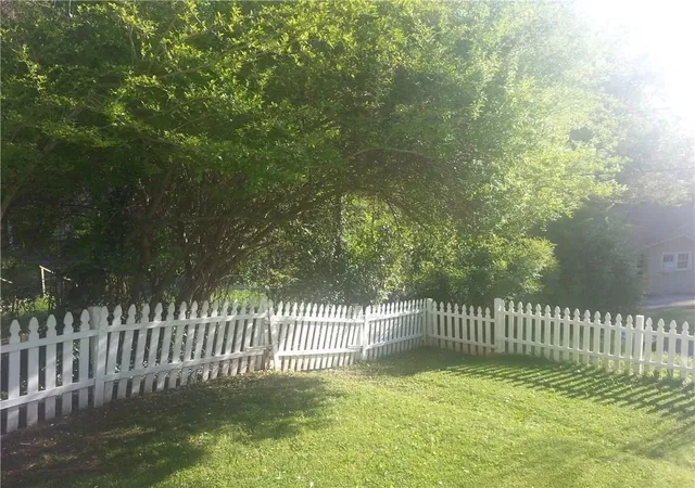 Photo 2 of Single family home for sale at 15 Roseway Cir Ne, Rome, GA 30161 | MLS# 7844847 | Listing updated on 2026-09-26