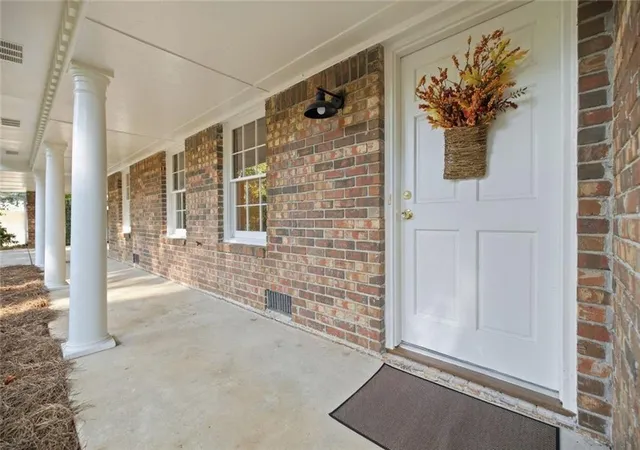 Photo 2 of Single family home for sale at 3924 Menlo Dr, Atlanta, GA 30340 | MLS# 7840016 | Listing updated on 2026-09-23
