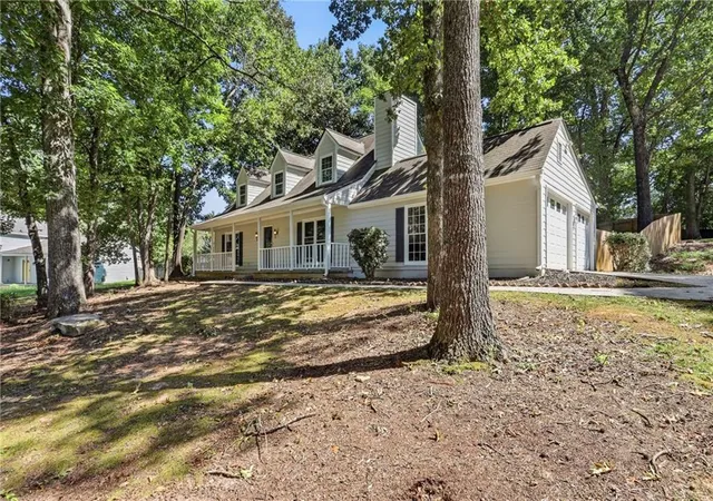 Photo 2 of Single family home for sale at 485 Barrington Loop, Roswell, GA 30076 | MLS# 7830332 | Listing updated on 2026-09-09
