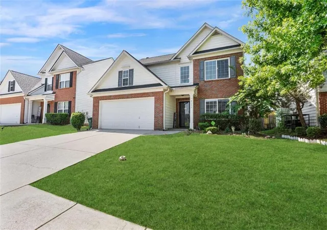 Photo 3 of Single family home for sale at 2137 Black Oak Ln, Ellenwood, GA 30294 | MLS# 7830699 | Listing updated on 2026-09-02