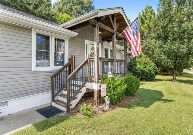 Photo 4 of Single family home for sale at 210 Poplar St, Bowdon, GA 30108 | MLS# 7831589 | Listing updated on 2026-09-03