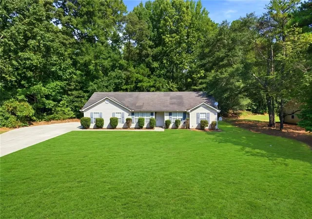 Photo 1 of Sale Pending at 25 Mountainview Dr, Covington, GA 30016 | MLS# 7834179 | Listing updated on 2026-09-17