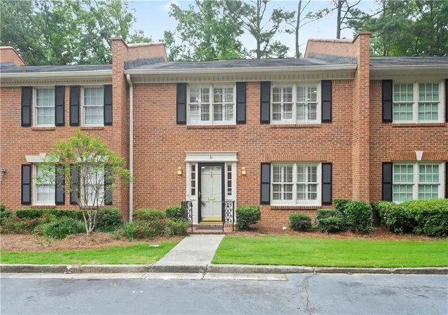 Photo 2 of Townhouse for sale at 4101 Dunwoody Clb Dr #31, Atlanta, GA 30350 | MLS# 7834604 | Listing updated on 2026-09-11