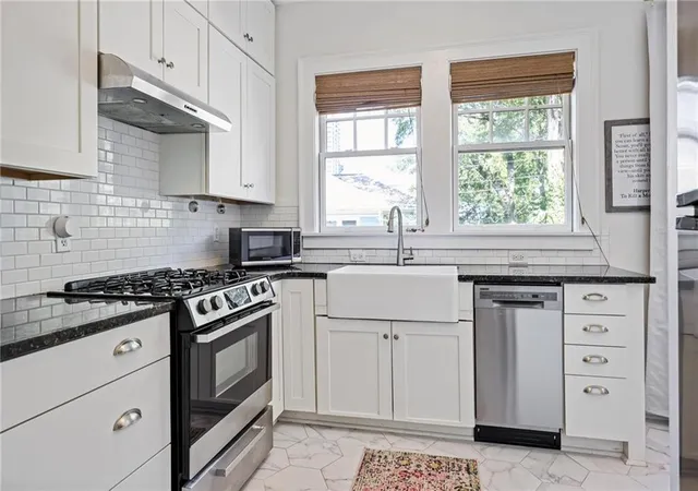 Listing Photo 5 - Condo for sale in building located at 907 Piedmont Ave Ne, Atlanta, GA 30309 - Unit #11