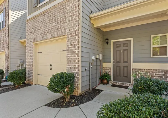 Photo 2 of Townhouse for sale at 183 Spring Way Sq, Canton, GA 30114 | MLS# 7851820 | Listing updated on 2026-10-13