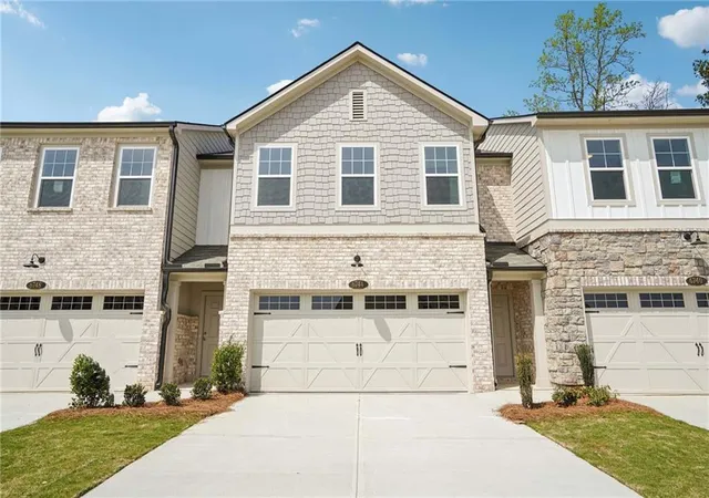 Photo 2 of Sale Pending at 227 Kinship Dr Sw, Mableton, GA 30126 | MLS# 7827816 | Listing updated on 2026-09-11