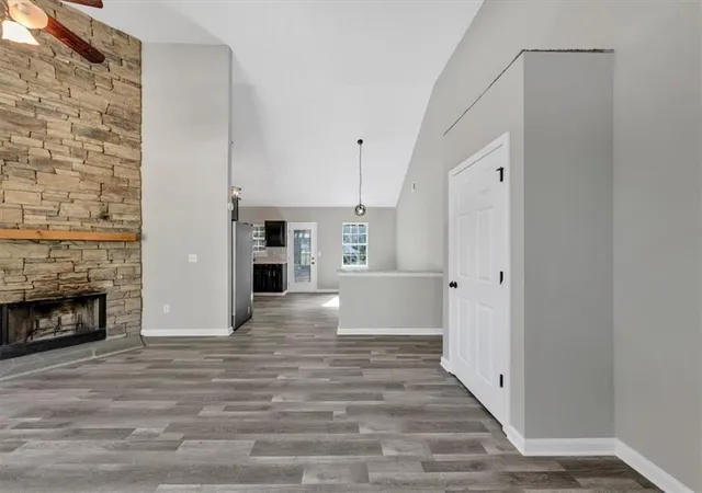 Photo 3 of Single family home for sale at 14 Sherwood Dr Nw, Cartersville, GA 30121 | MLS# 7834526 | Listing updated on 2026-10-09